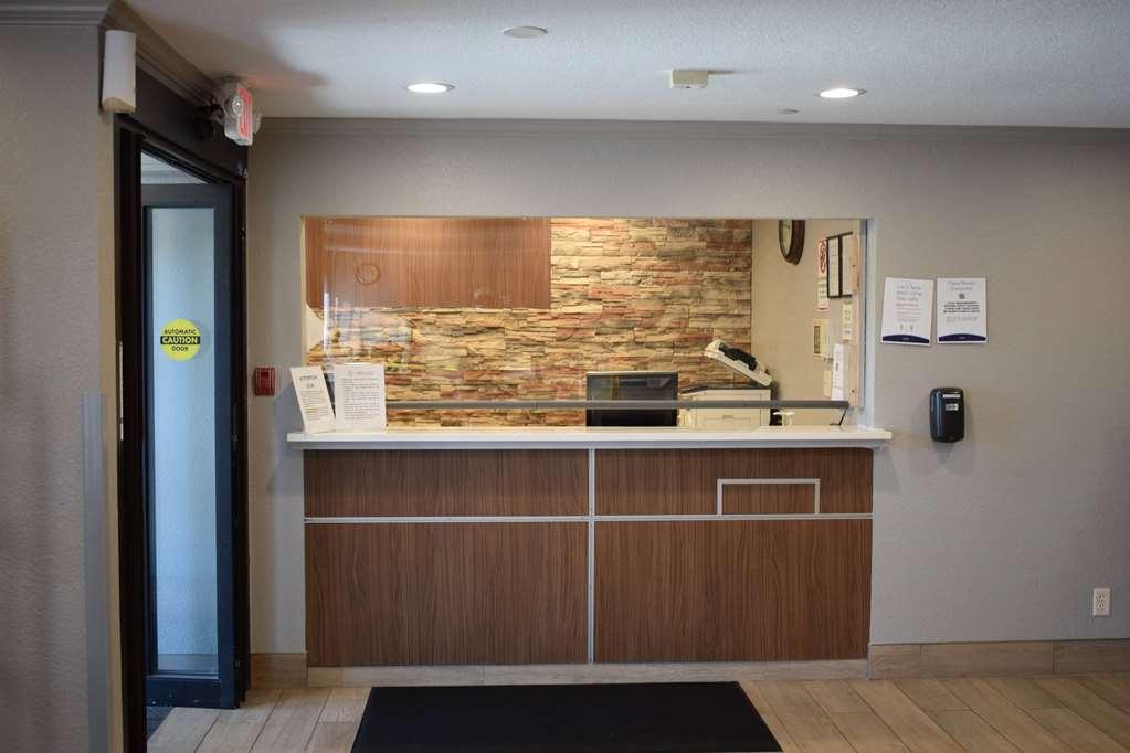 ラ キンタ イン バイ ウィンダム ミルウォーキー グレンデール ハンプトン アベニュー Whitefish Bay インテリア 写真